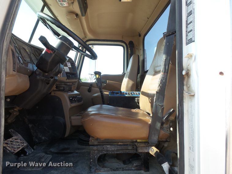 image for item FM9678 2003 Mack CV ready mix truck