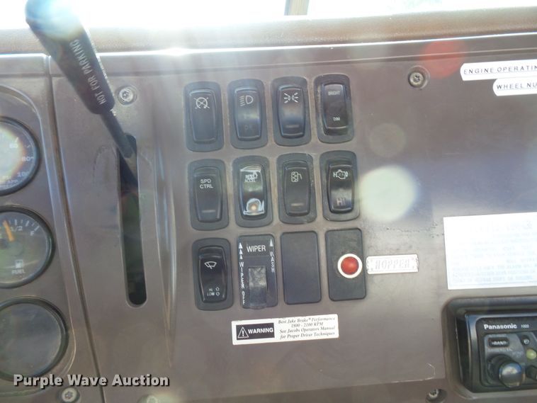 image for item FM9678 2003 Mack CV ready mix truck