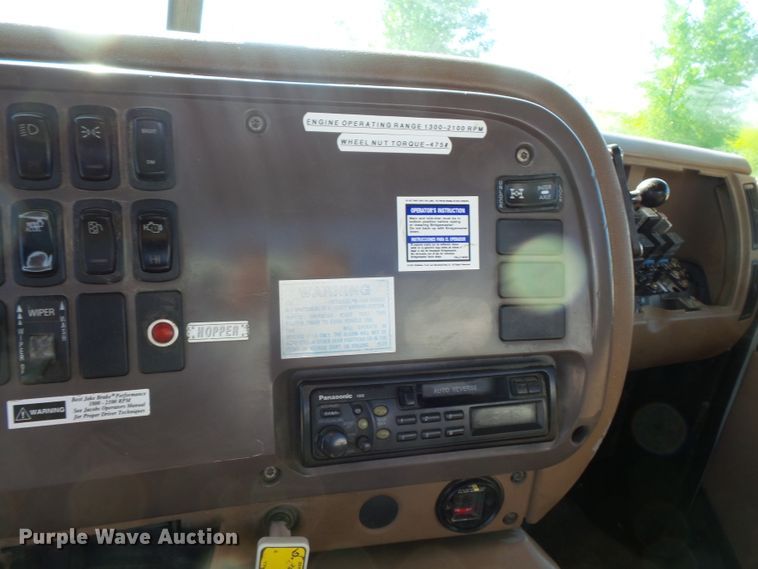 image for item FM9678 2003 Mack CV ready mix truck