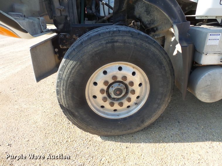 image for item FM9678 2003 Mack CV ready mix truck