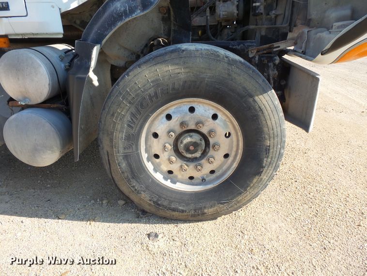 image for item FM9678 2003 Mack CV ready mix truck