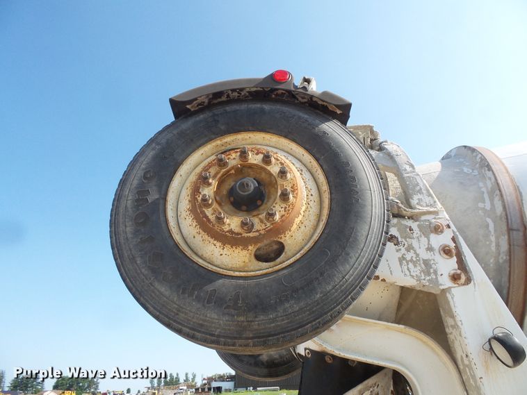 image for item FM9678 2003 Mack CV ready mix truck