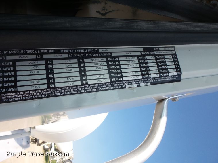 image for item FM9678 2003 Mack CV ready mix truck