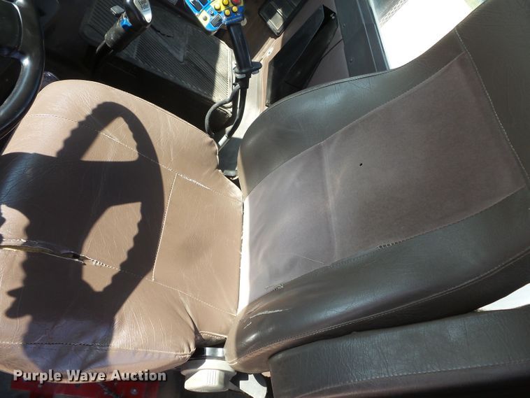 image for item FM9679 2001 International 5500i ready mix truck