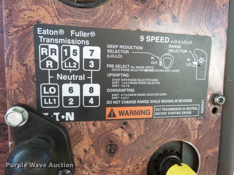 image for item FM9679 2001 International 5500i ready mix truck