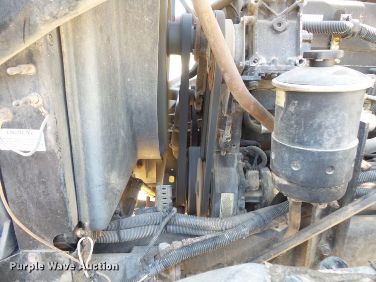 image for item FM9679 2001 International 5500i ready mix truck