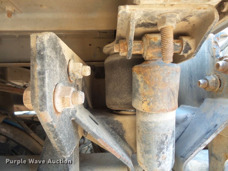 image for item FM9679 2001 International 5500i ready mix truck