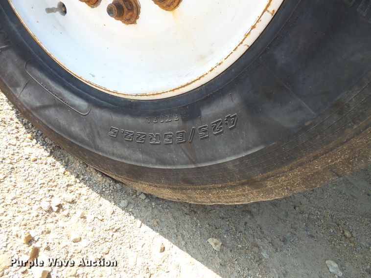 image for item FM9679 2001 International 5500i ready mix truck