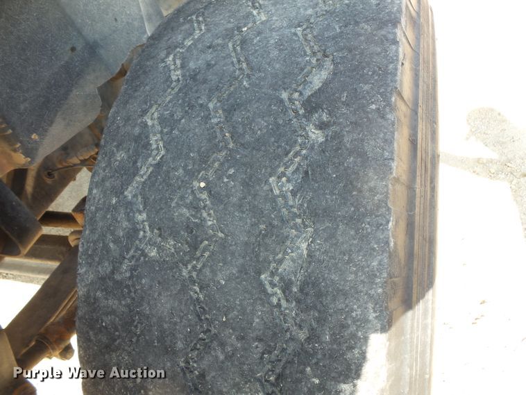 image for item FM9679 2001 International 5500i ready mix truck