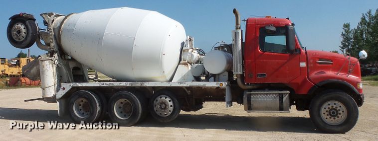 image for item FM9680 2002 Volvo VHD ready mix truck