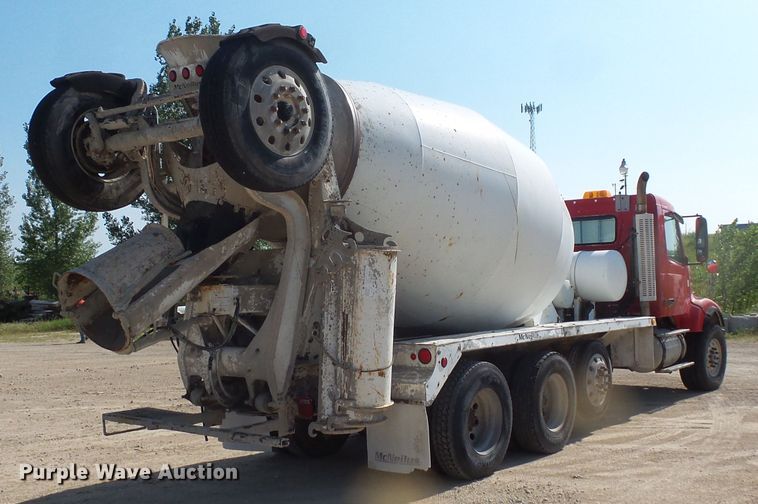 image for item FM9680 2002 Volvo VHD ready mix truck