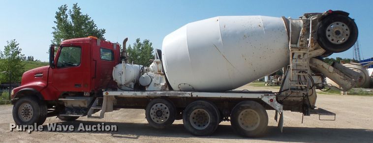 image for item FM9680 2002 Volvo VHD ready mix truck