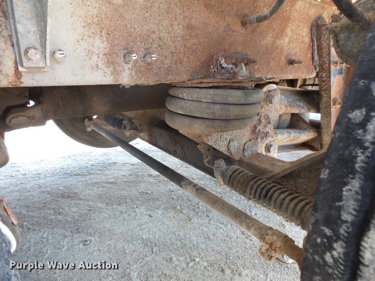 image for item FM9680 2002 Volvo VHD ready mix truck