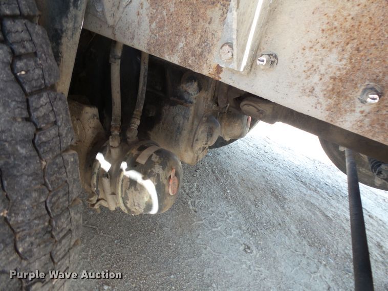 image for item FM9680 2002 Volvo VHD ready mix truck