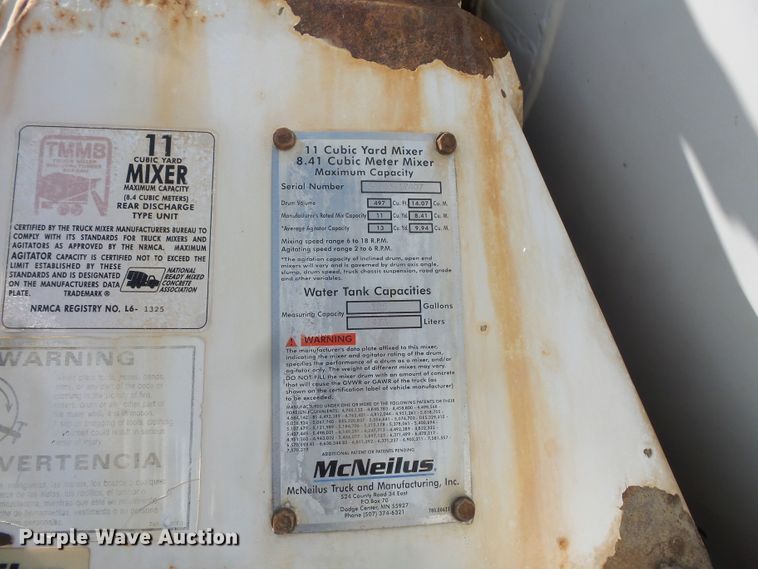 image for item FM9680 2002 Volvo VHD ready mix truck