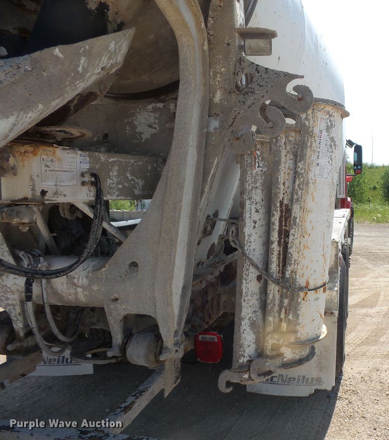 image for item FM9680 2002 Volvo VHD ready mix truck