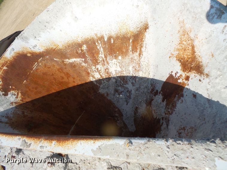 image for item FM9680 2002 Volvo VHD ready mix truck