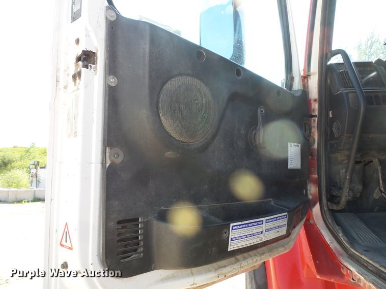 image for item FM9680 2002 Volvo VHD ready mix truck