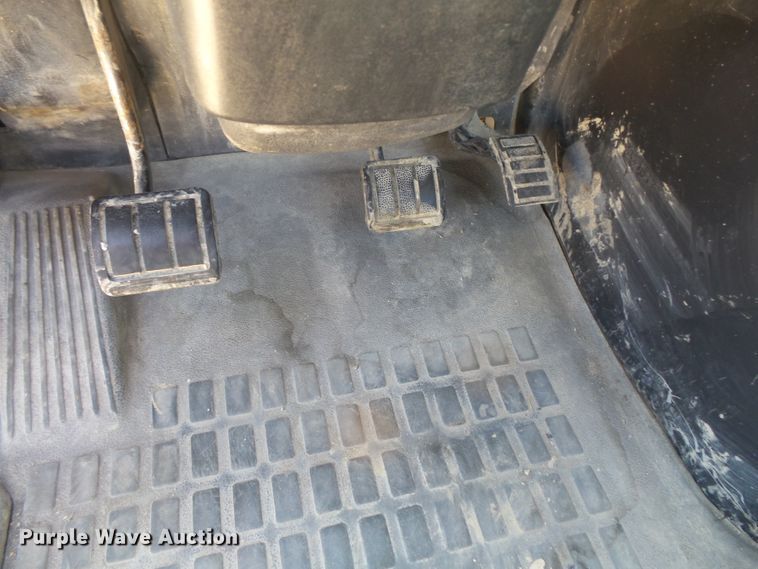 image for item FM9680 2002 Volvo VHD ready mix truck