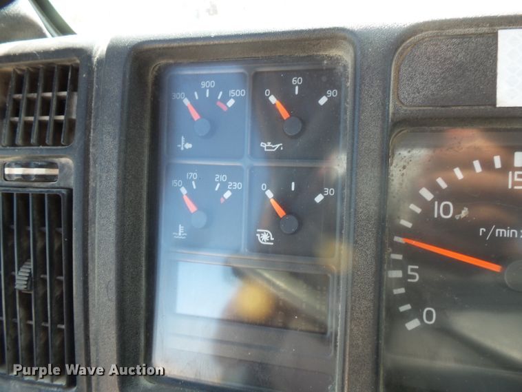 image for item FM9680 2002 Volvo VHD ready mix truck