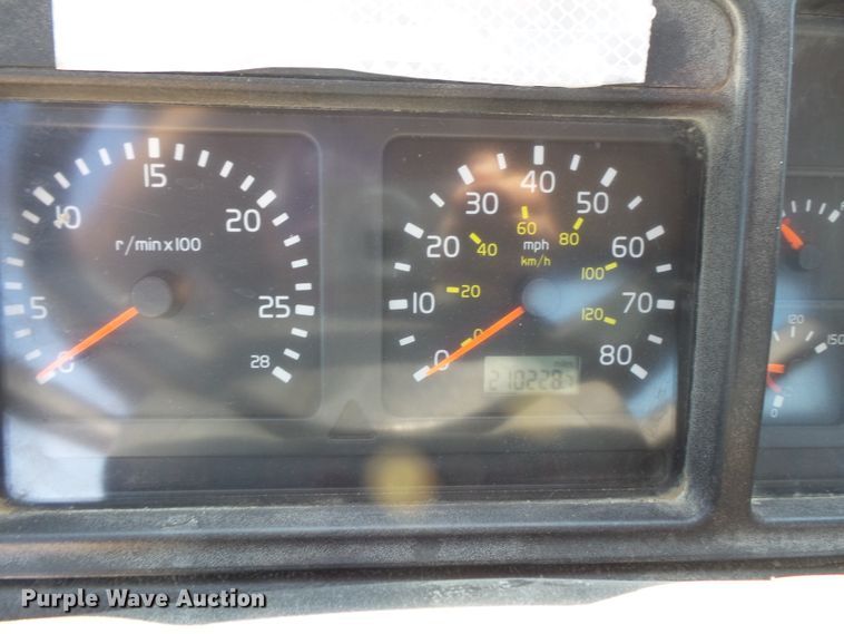 image for item FM9680 2002 Volvo VHD ready mix truck