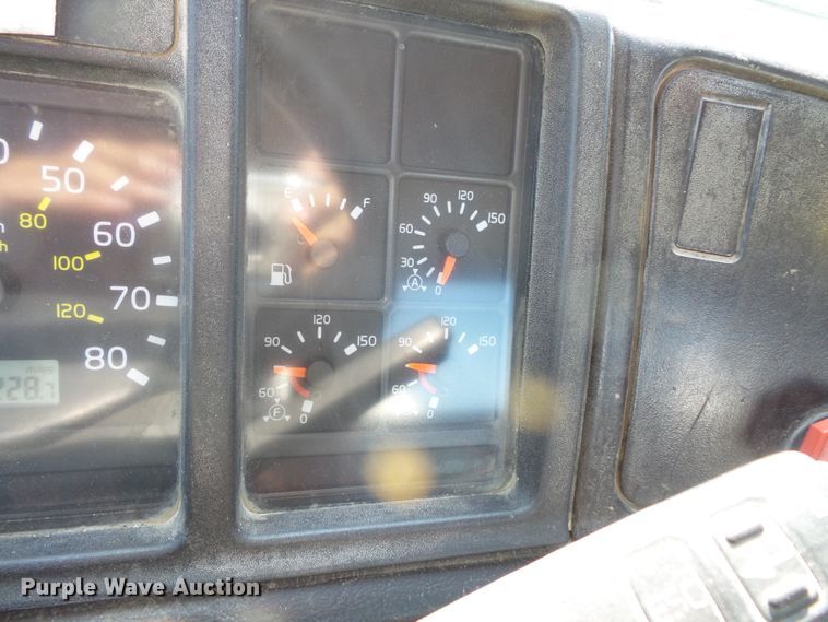 image for item FM9680 2002 Volvo VHD ready mix truck