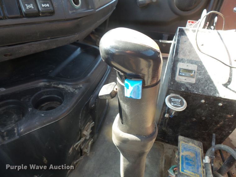 image for item FM9680 2002 Volvo VHD ready mix truck