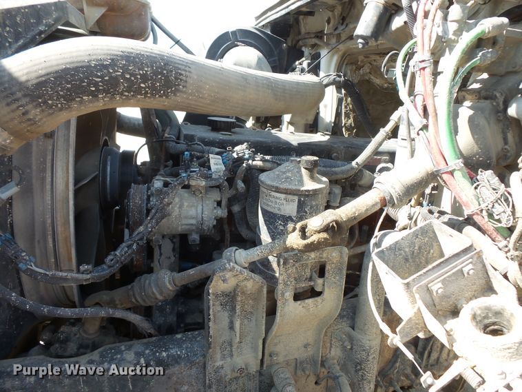 image for item FM9680 2002 Volvo VHD ready mix truck
