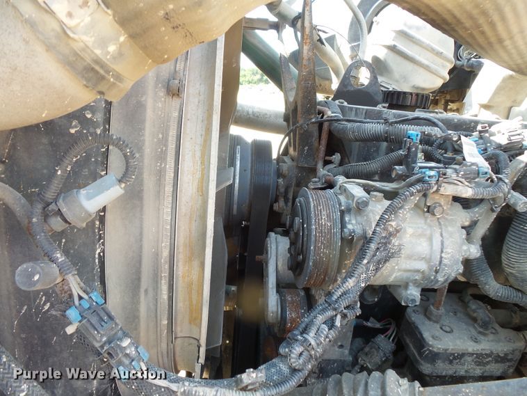 image for item FM9680 2002 Volvo VHD ready mix truck