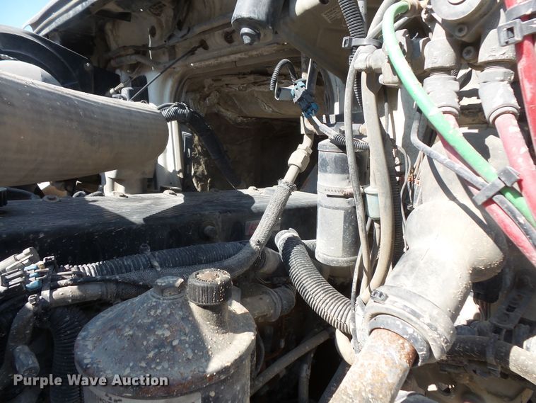 image for item FM9680 2002 Volvo VHD ready mix truck