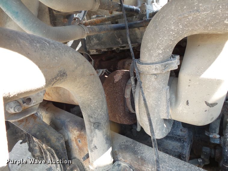 image for item FM9680 2002 Volvo VHD ready mix truck