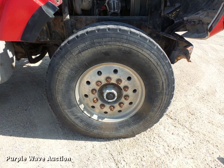 image for item FM9680 2002 Volvo VHD ready mix truck