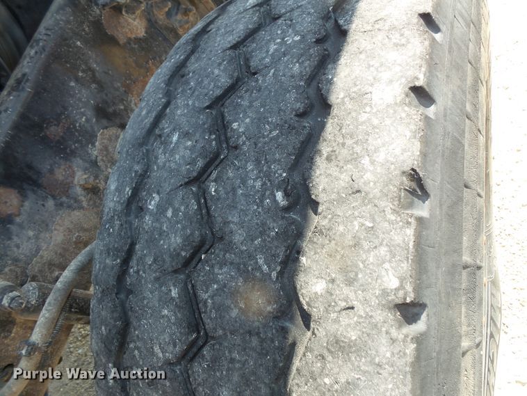 image for item FM9680 2002 Volvo VHD ready mix truck