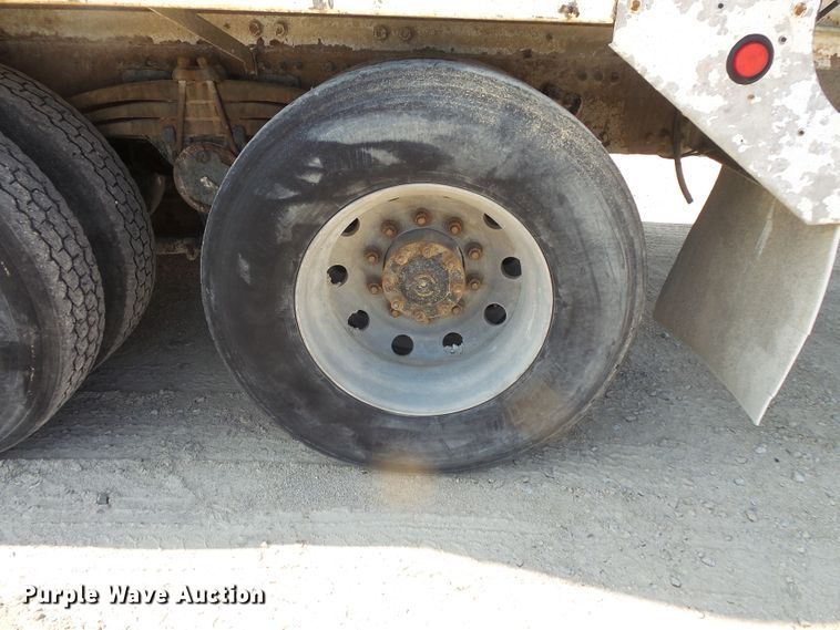 image for item FM9680 2002 Volvo VHD ready mix truck