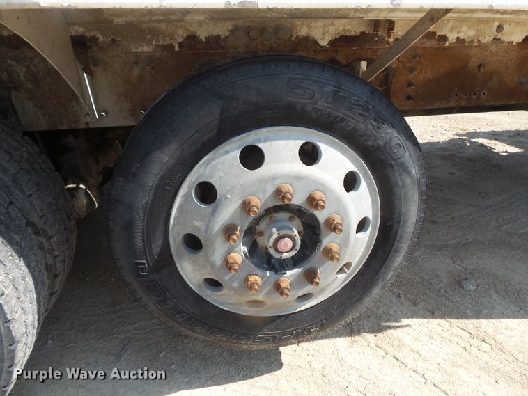 image for item FM9680 2002 Volvo VHD ready mix truck