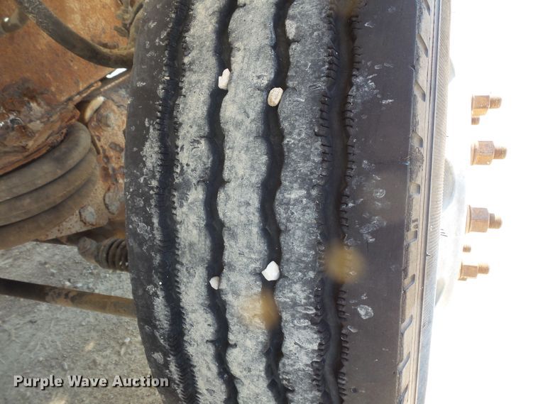 image for item FM9680 2002 Volvo VHD ready mix truck