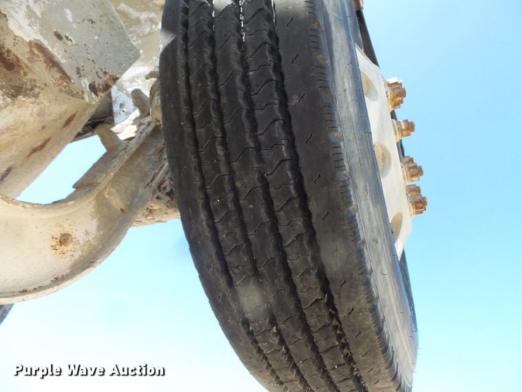 image for item FM9680 2002 Volvo VHD ready mix truck