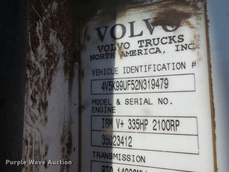 image for item FM9680 2002 Volvo VHD ready mix truck