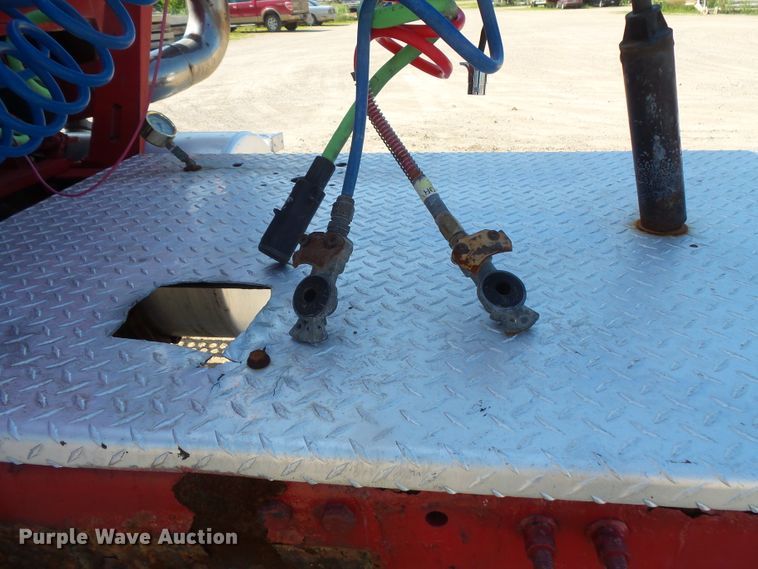 image for item FM9681 2006 Mack CHN613 semi truck