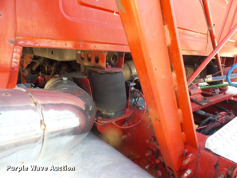 image for item FM9681 2006 Mack CHN613 semi truck