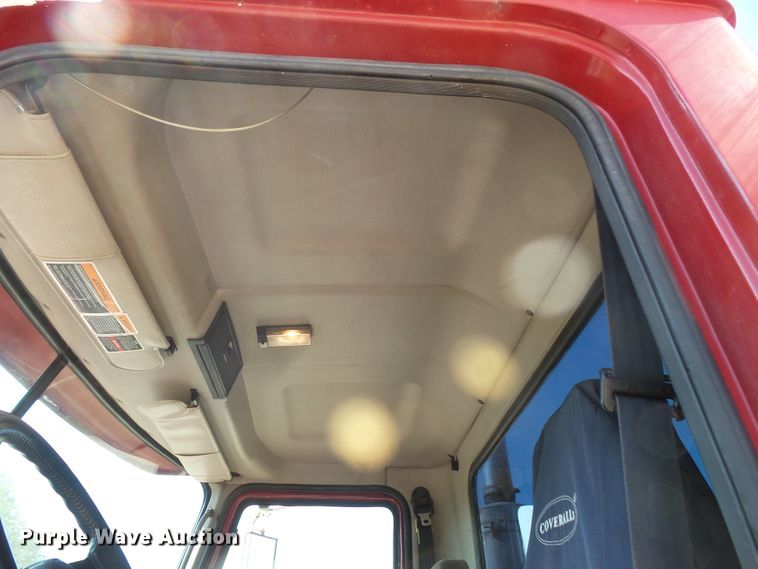 image for item FM9681 2006 Mack CHN613 semi truck