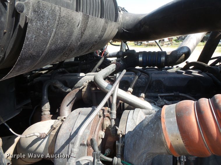 image for item FM9681 2006 Mack CHN613 semi truck