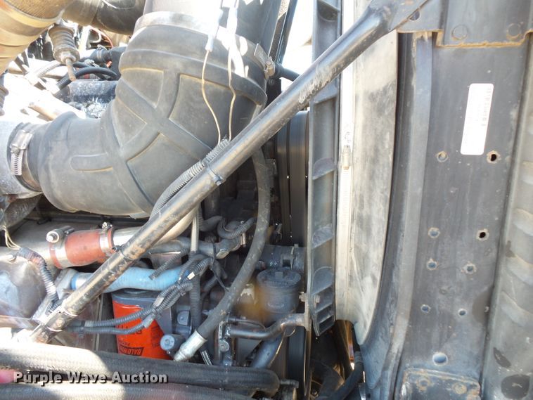 image for item FM9681 2006 Mack CHN613 semi truck