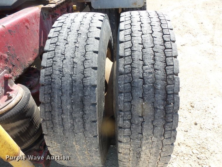 image for item FM9681 2006 Mack CHN613 semi truck