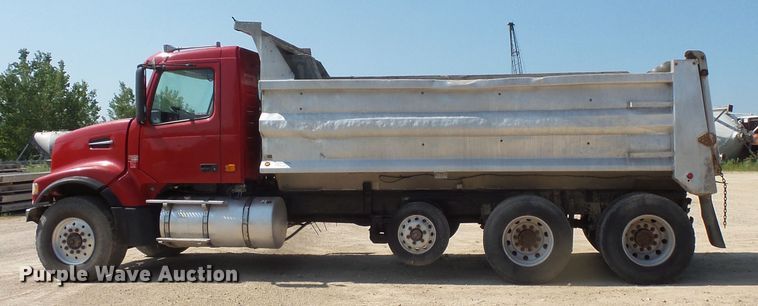 image for item FM9682 2006 Volvo VHD dump truck