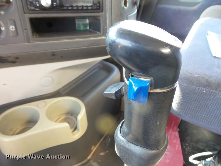 image for item FM9682 2006 Volvo VHD dump truck