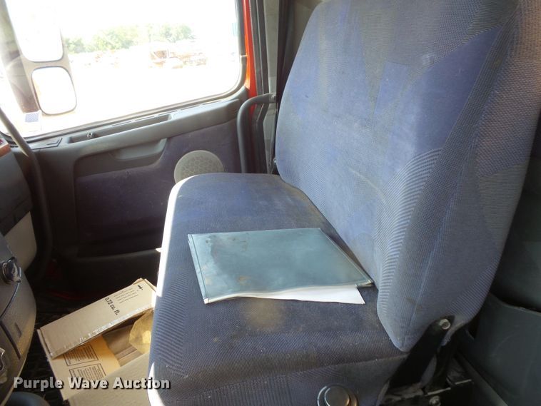 image for item FM9682 2006 Volvo VHD dump truck