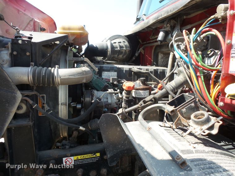 image for item FM9682 2006 Volvo VHD dump truck