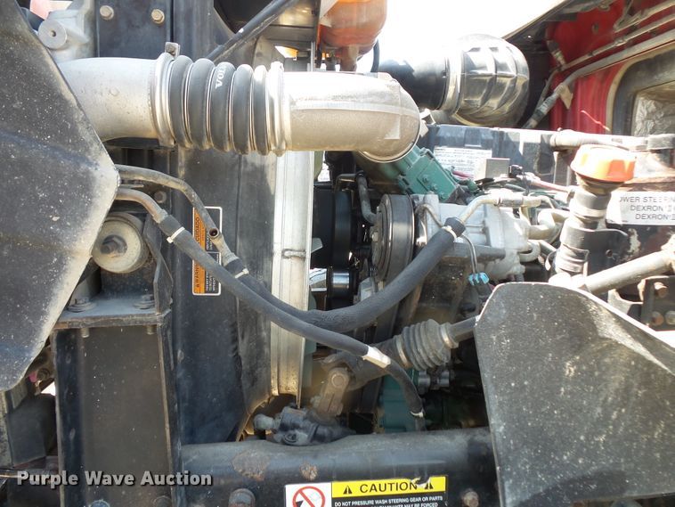 image for item FM9682 2006 Volvo VHD dump truck