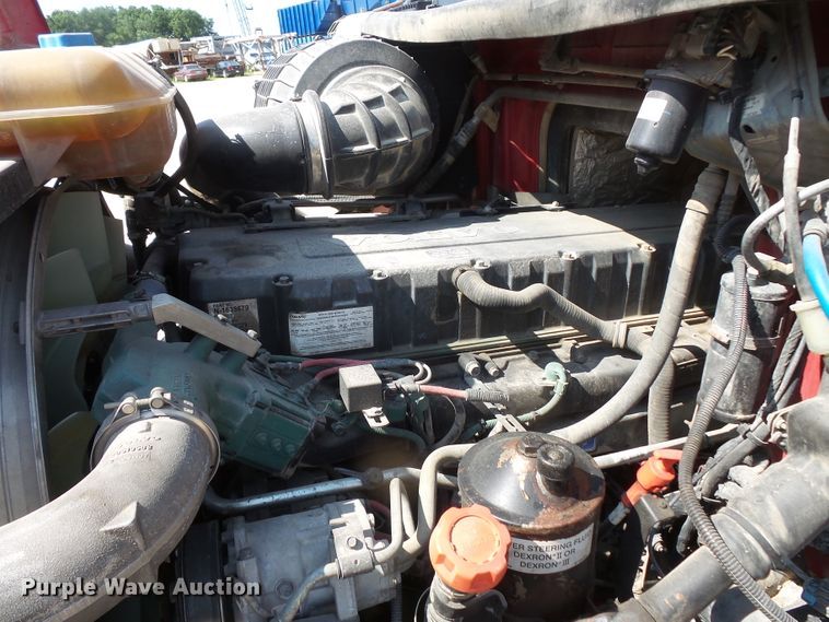 image for item FM9682 2006 Volvo VHD dump truck